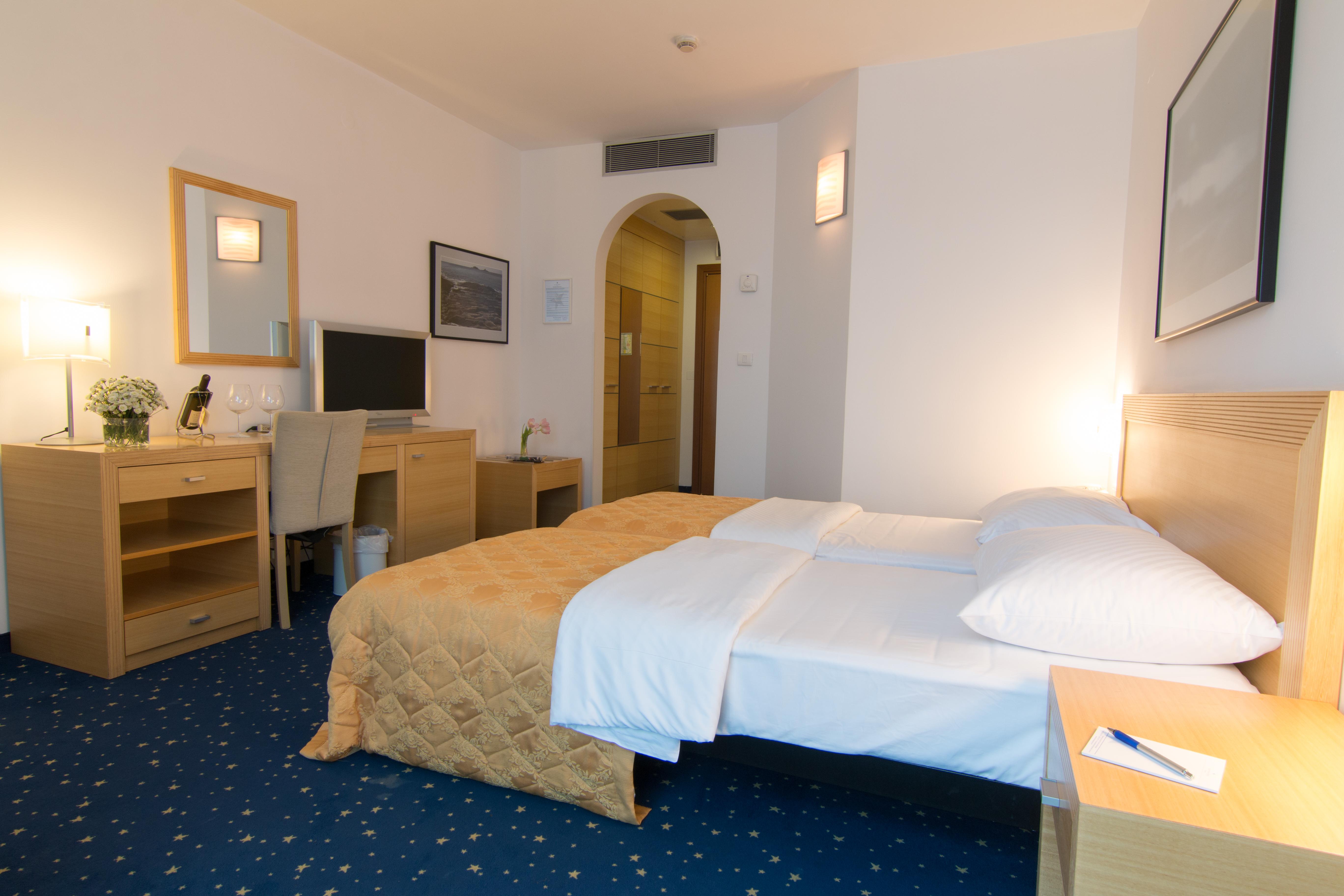 Hotel Blue Star Budva Exterior foto