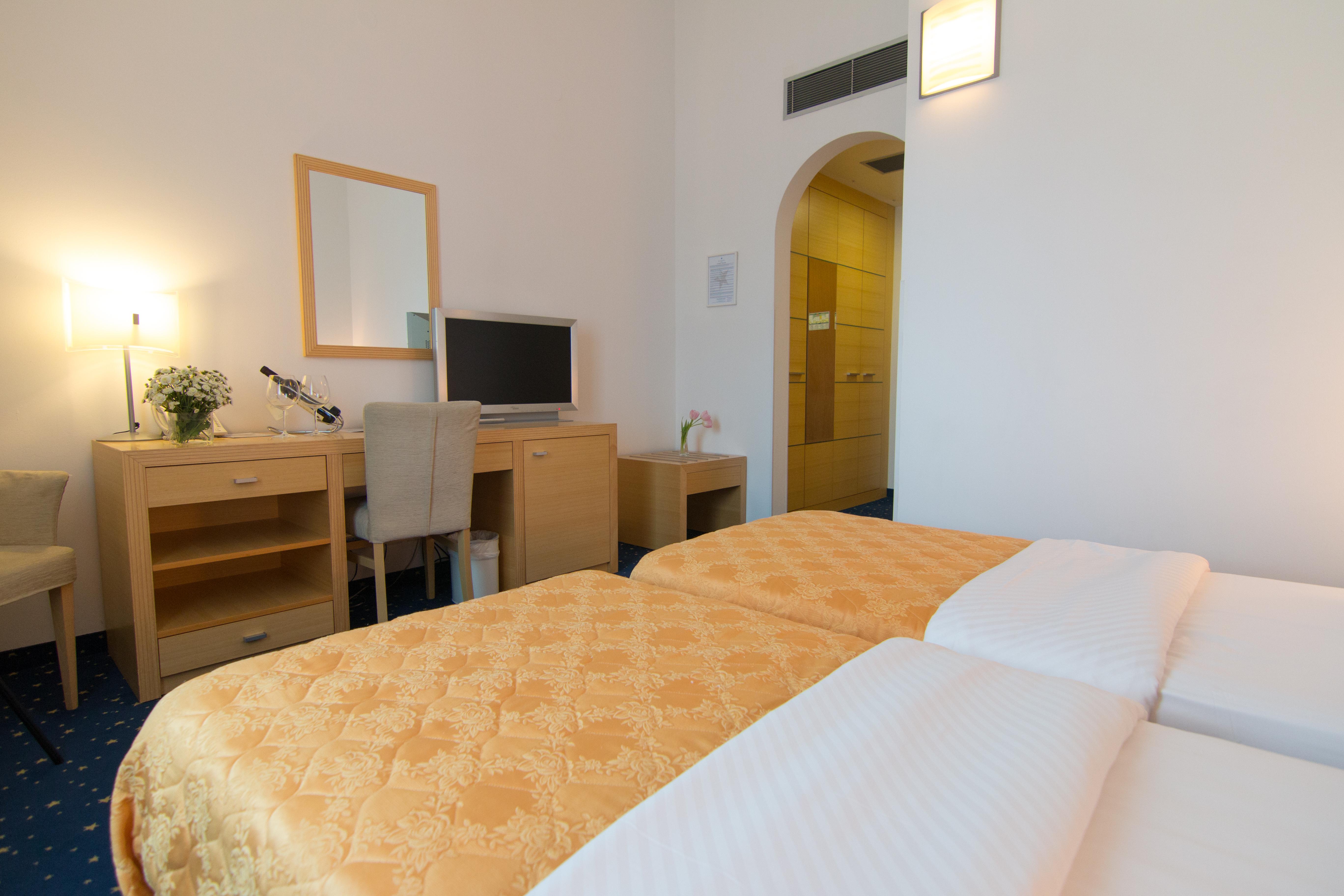 Hotel Blue Star Budva Exterior foto